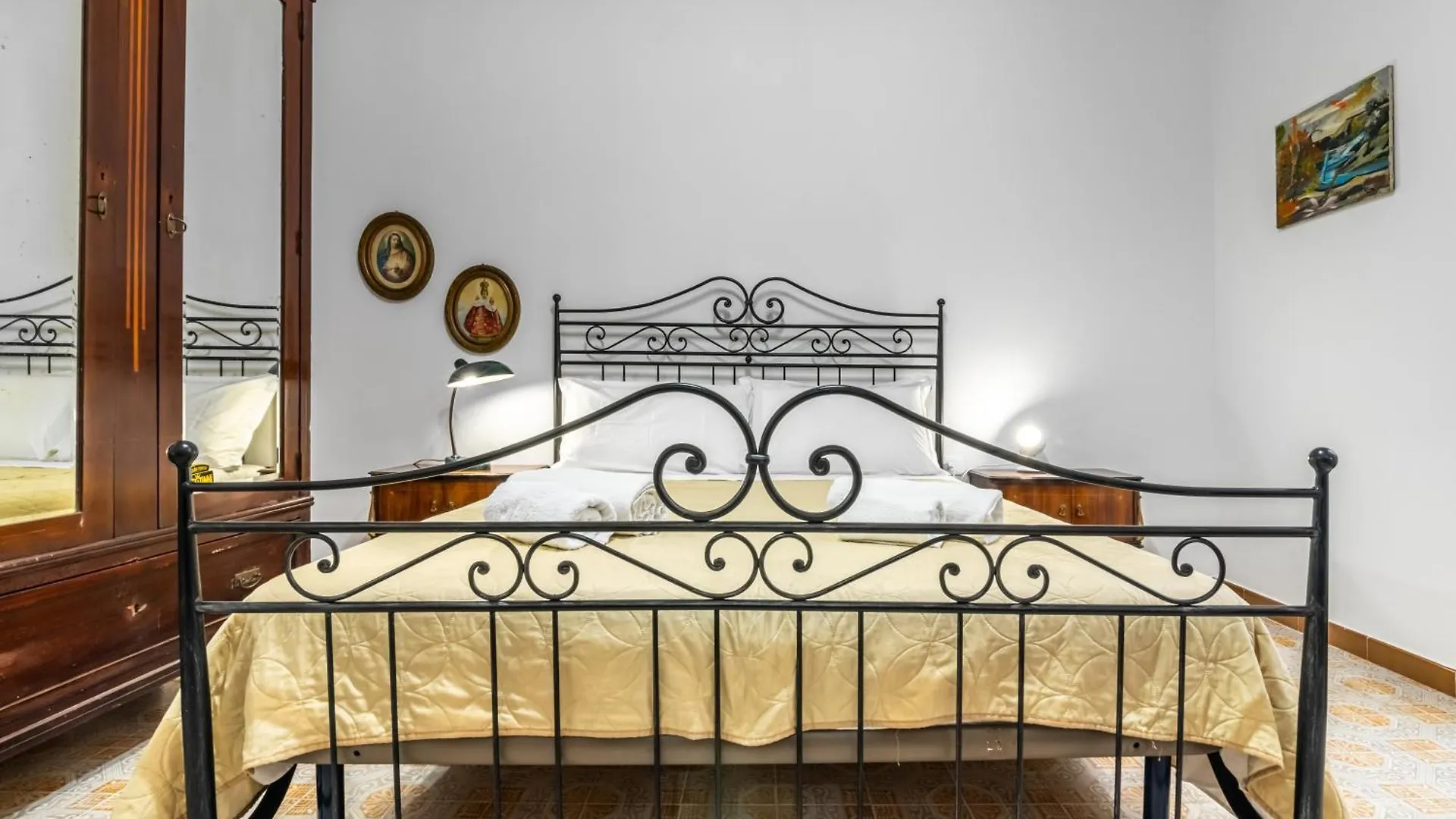 Apartment Near Palermo'S Historic Heart - Apt With Courtyard Italy